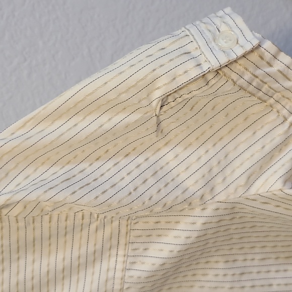 Short sleeve button down blouse - Picture 3 of 4